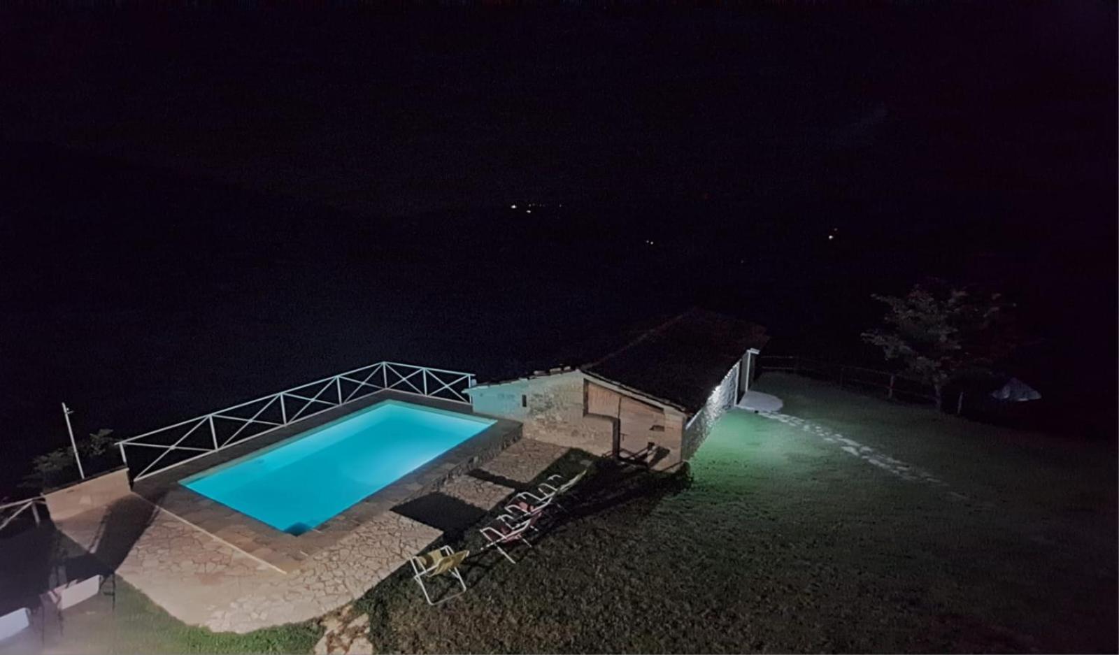 Casale Al Lago Con Piscina E Sauna Corbara  Exterior photo